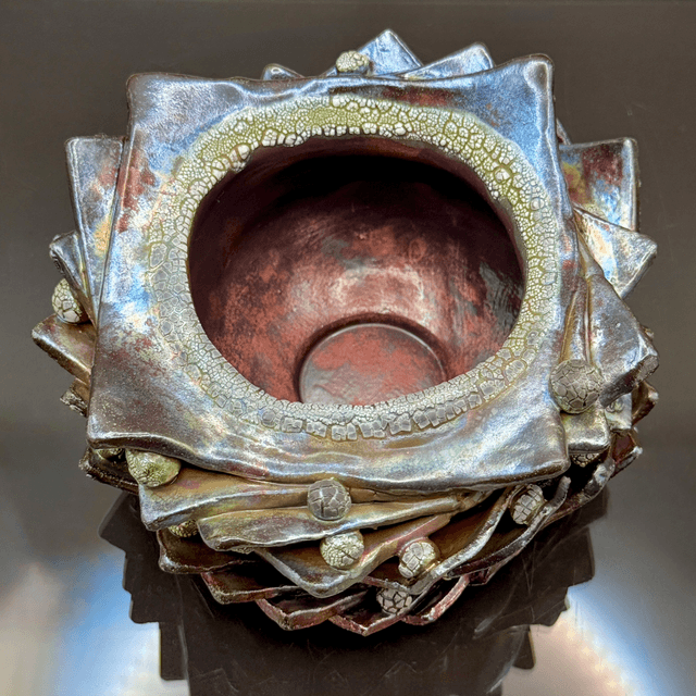 Copper and pearls crackpot
