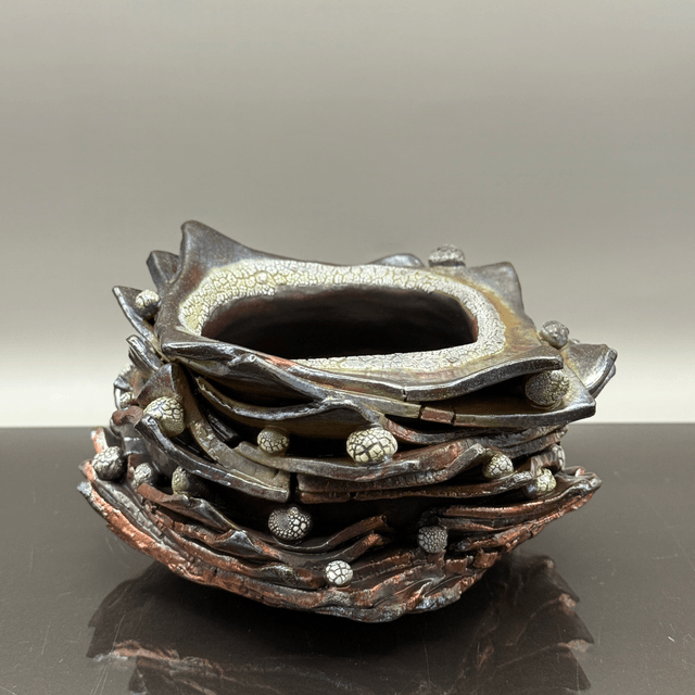 Copper and pearls crackpot