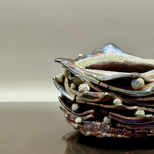 Copper and pearls crackpot